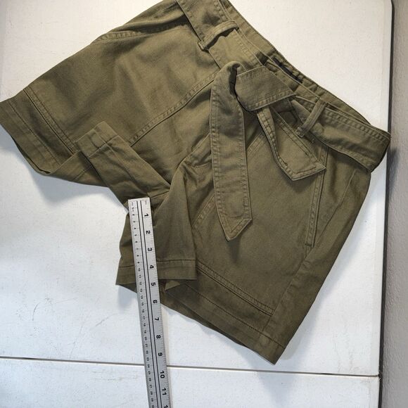 Banana Republic Women’s Ahorts size 6 Army Green Pockets Belt Loops and Belt - Picture 6 of 6